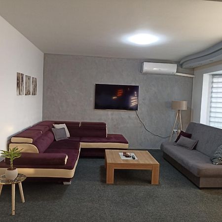 Royal Apartmani Bosanski Samac Exterior foto