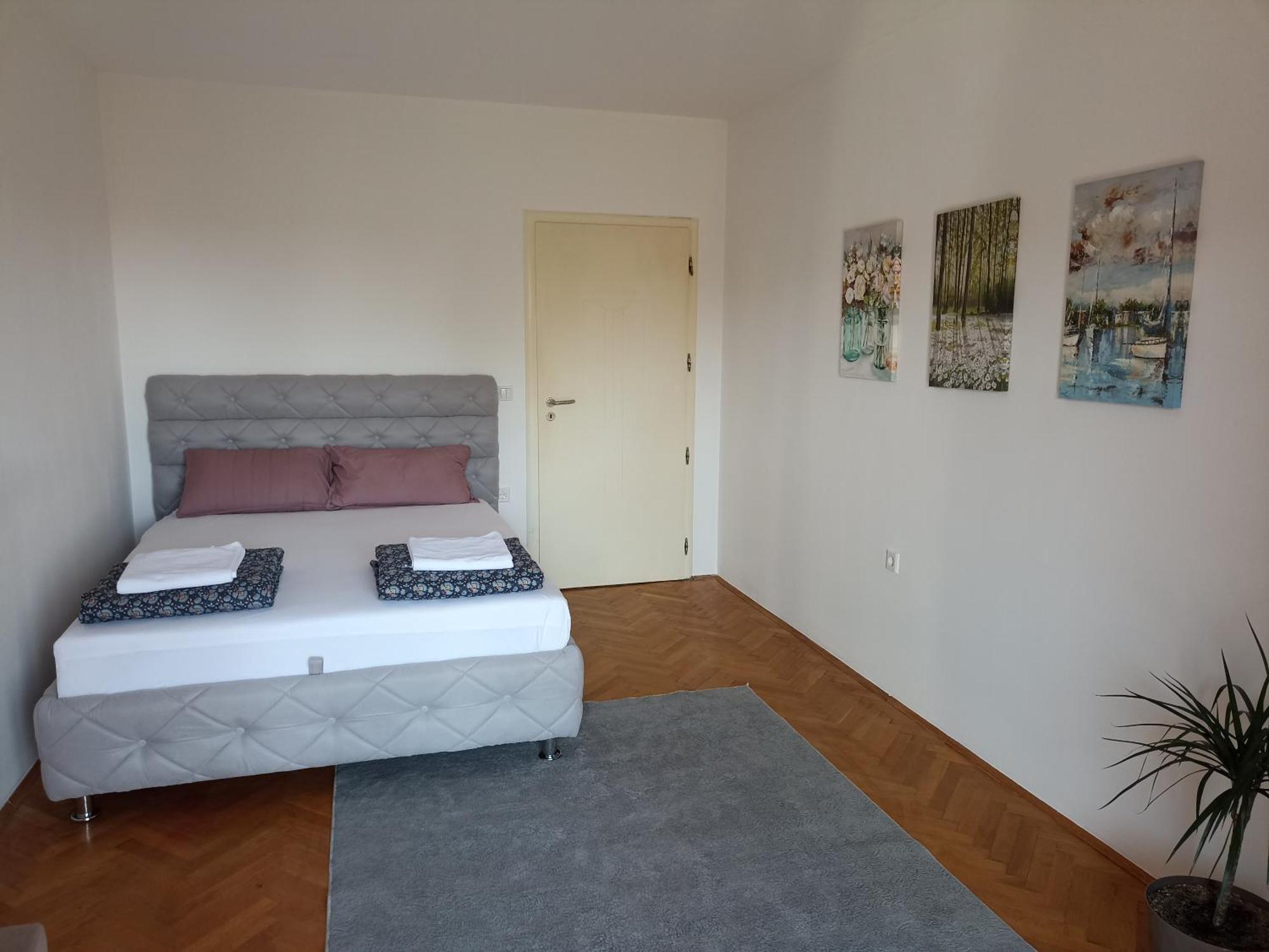Royal Apartmani Bosanski Samac Exterior foto